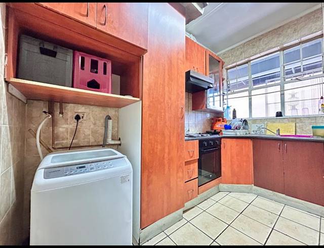 2 BEDROOM APARTMENT FOR SALE IN ARCADIA